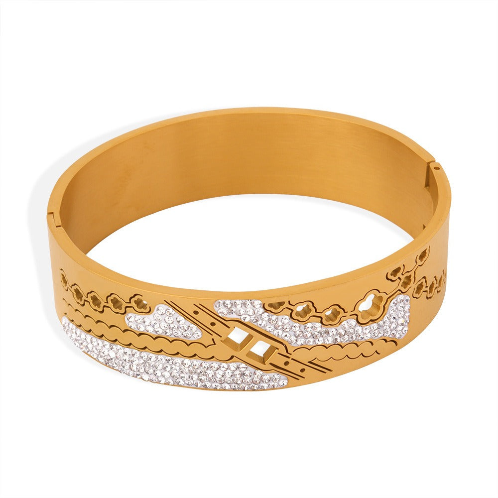 18K gold trendy and unique hollow flower and diamond design palace style bracelet