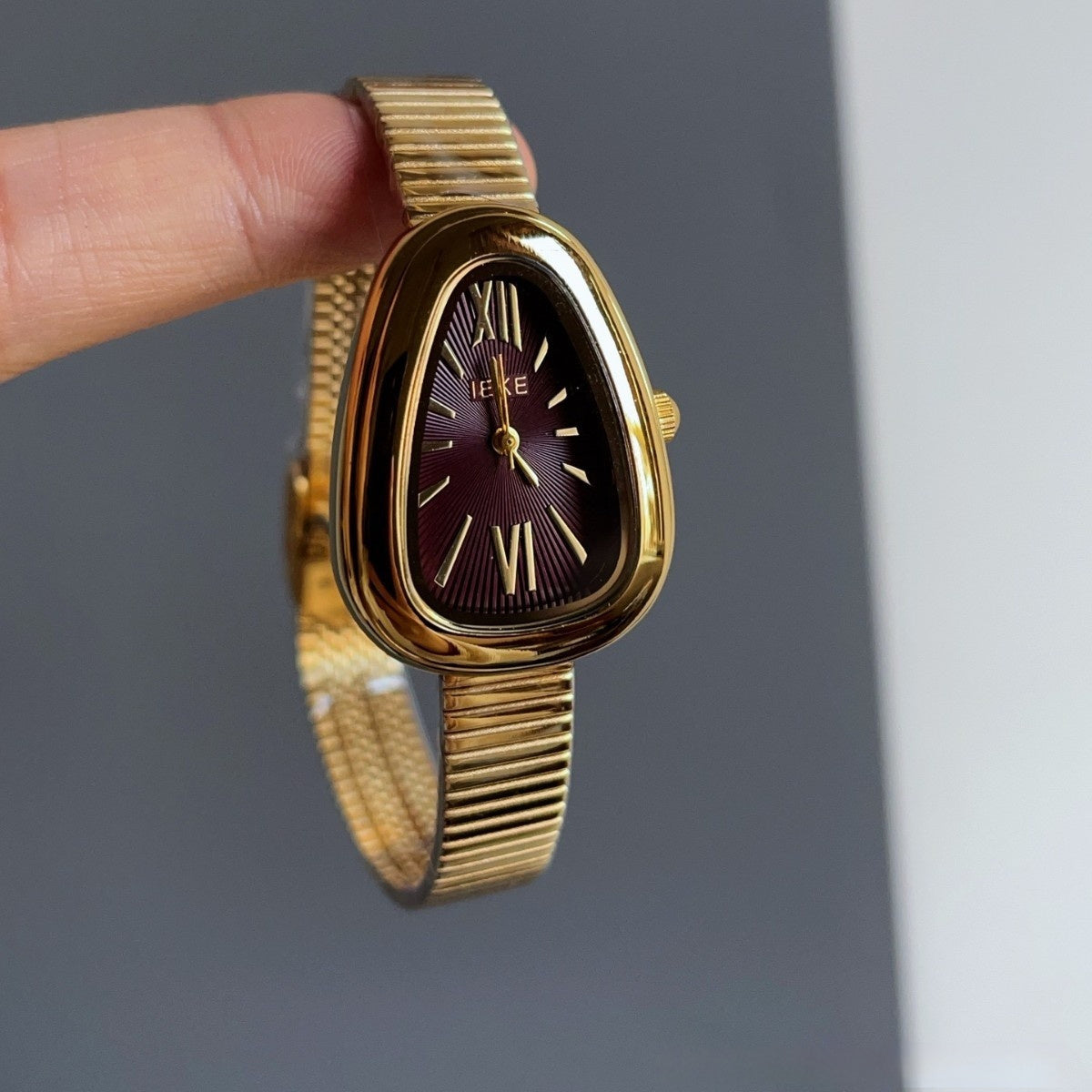Retro Red Series Chain Watch Women