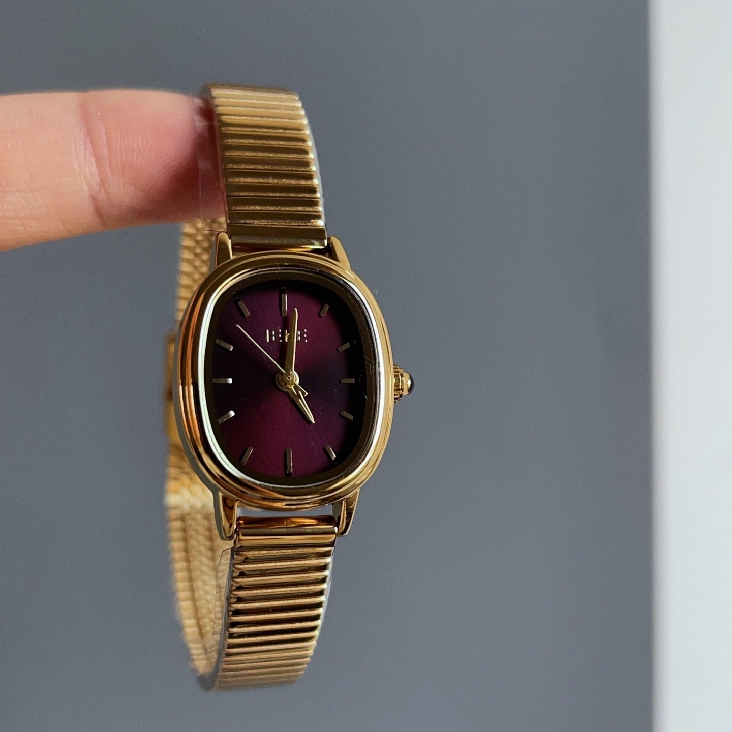 Retro Red Series Chain Watch Women