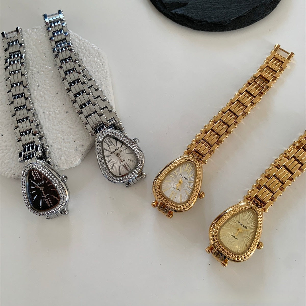 Modern Snake Head Gorgeous Chain Watch Women