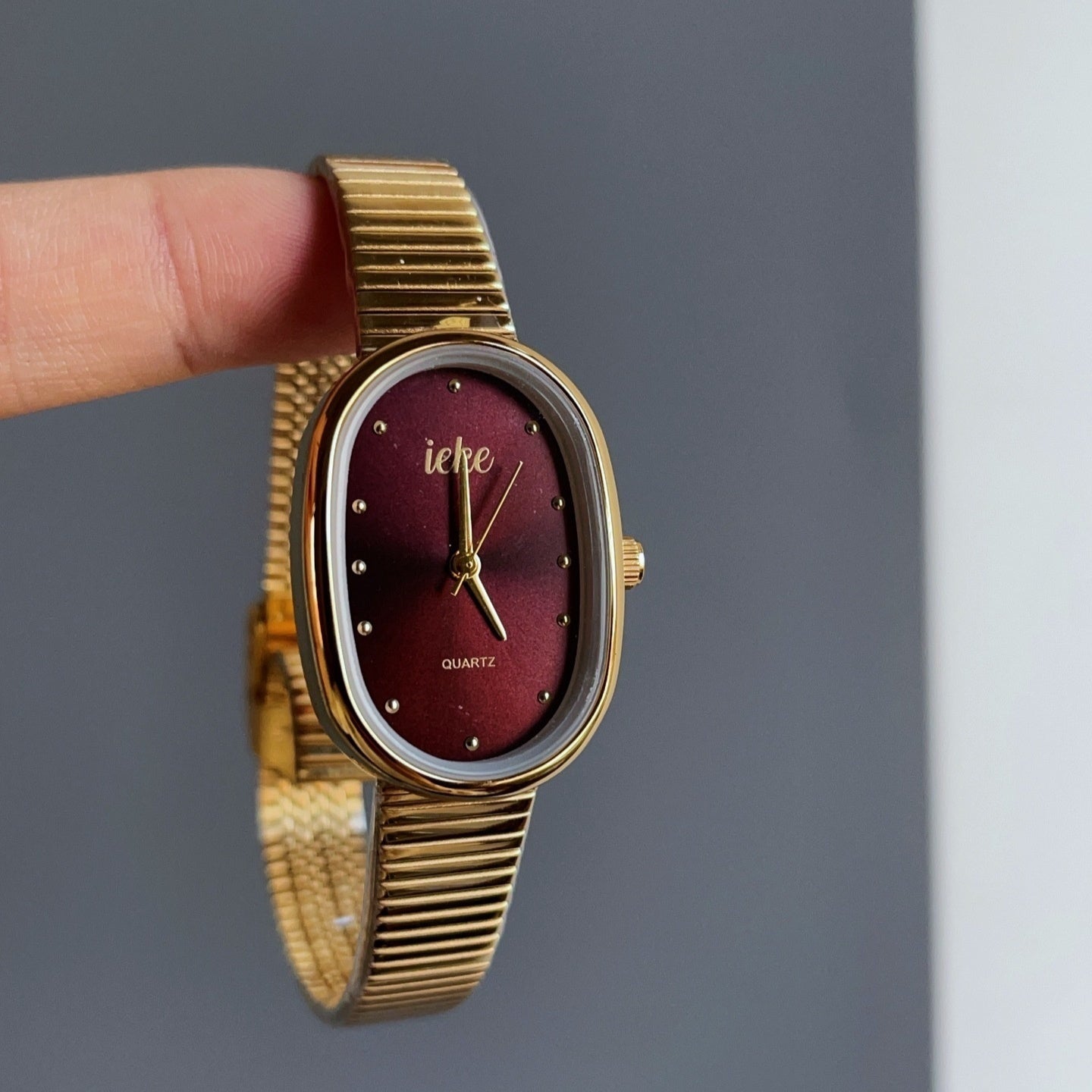 Retro Red Series Chain Watch Women