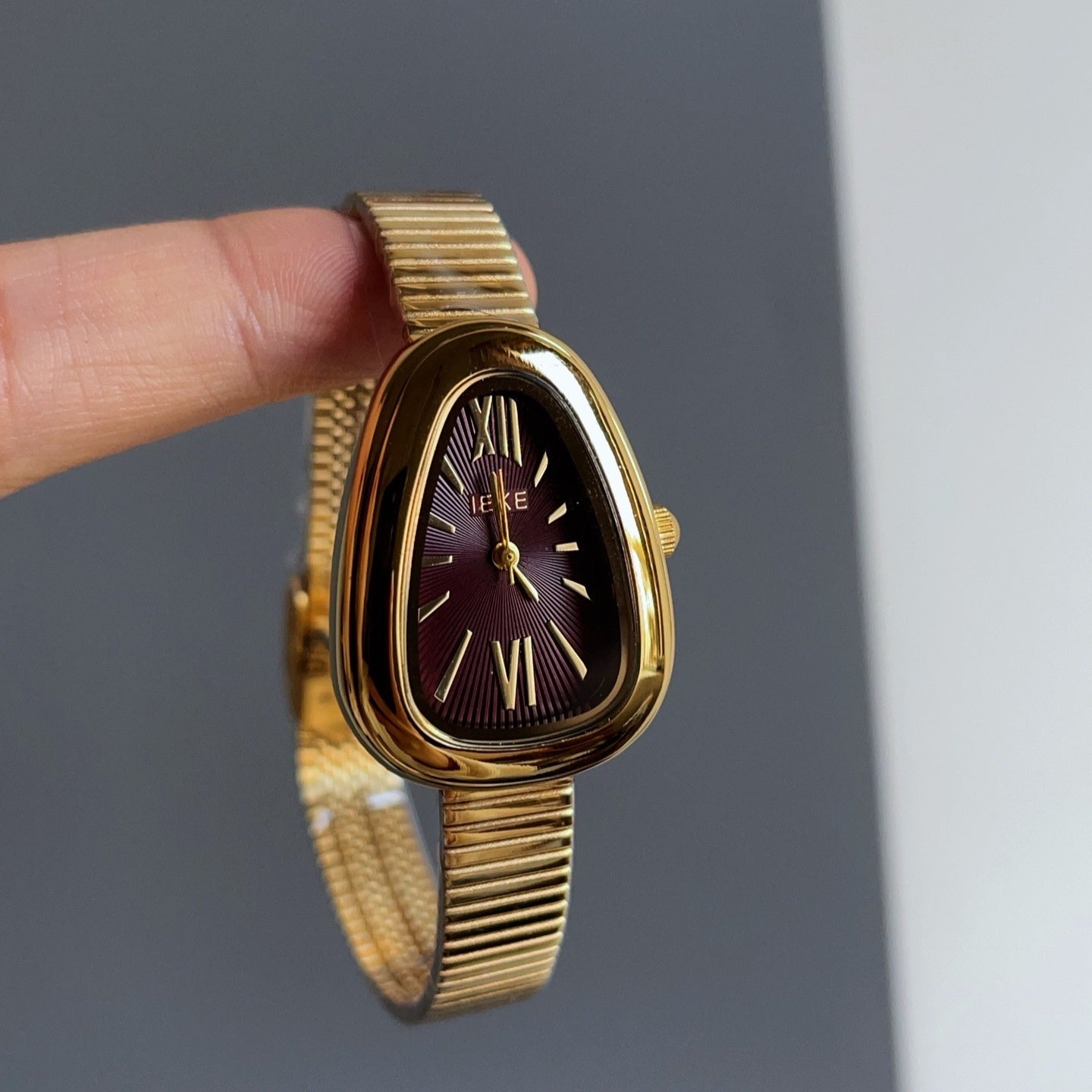 Retro Red Series Chain Watch Women