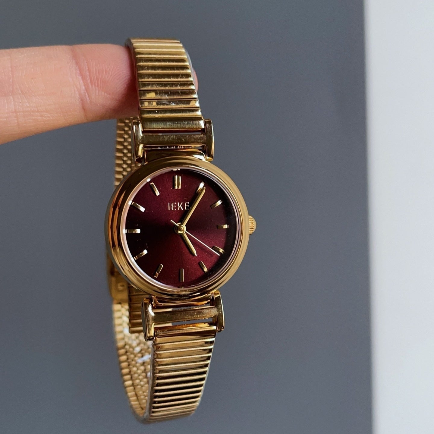 Retro Red Series Chain Watch Women