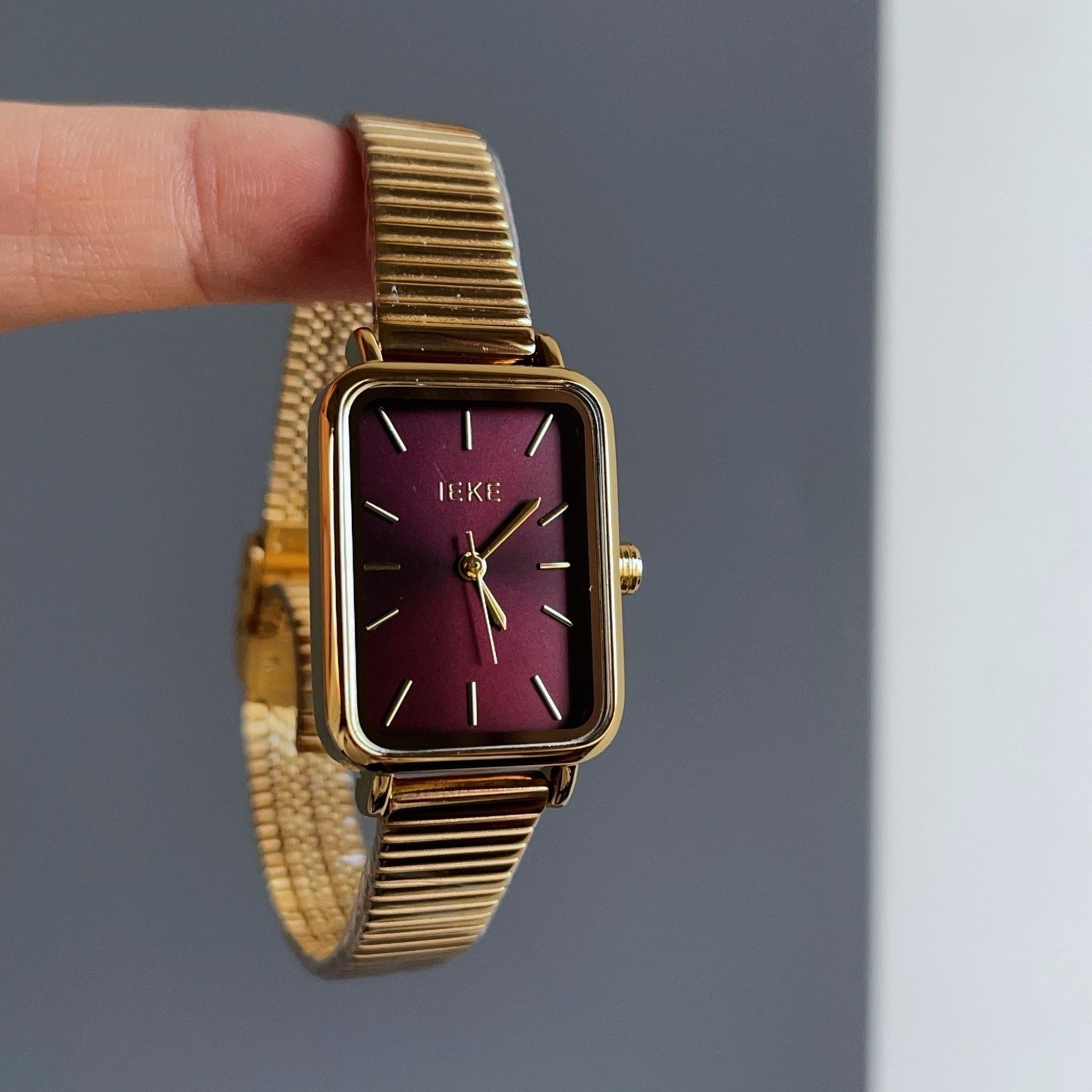 Retro Red Series Chain Watch Women