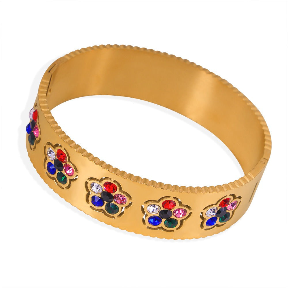 18K gold classic fashionable floral diamond design versatile bracelet