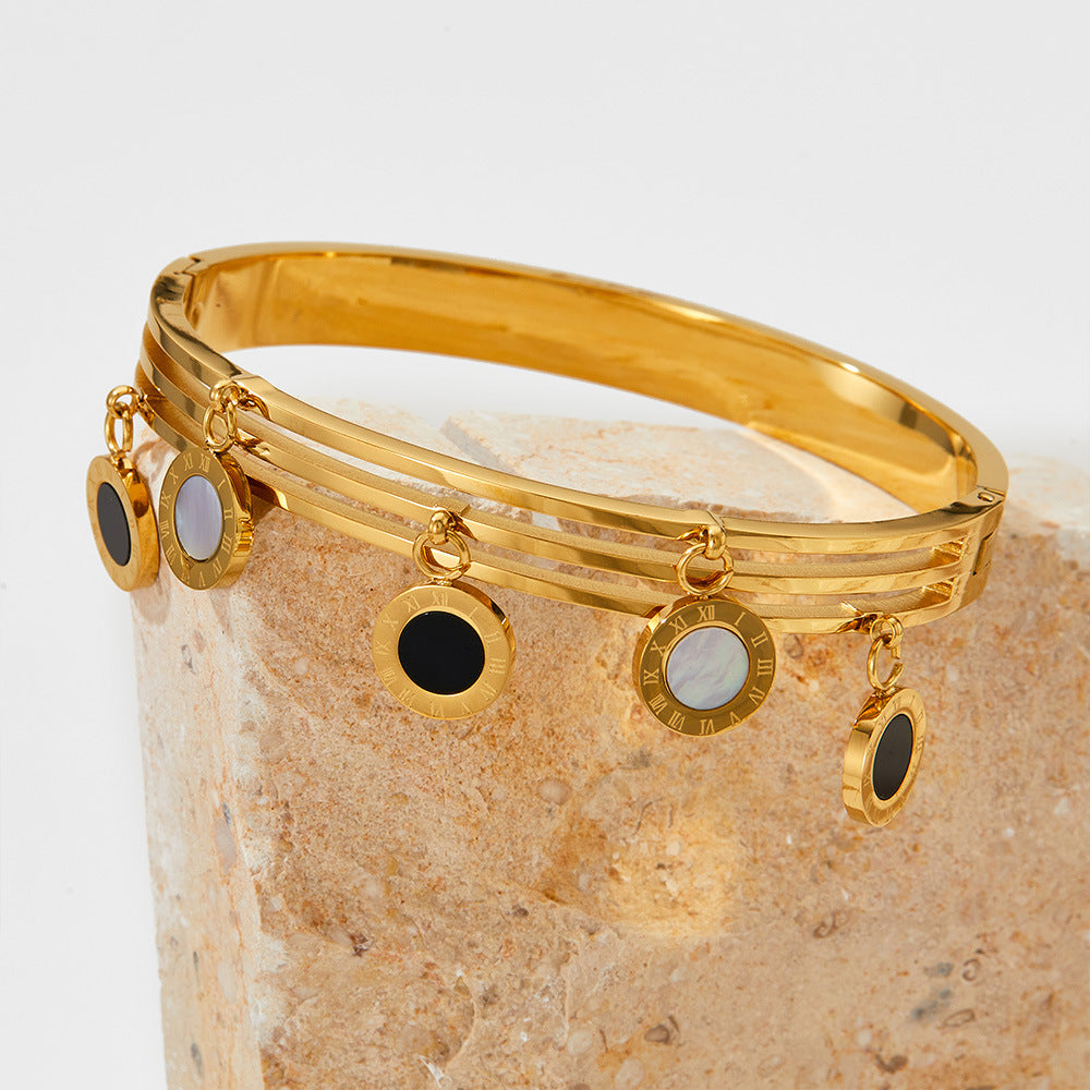 18K gold trendy and personalized three-layer hollow and round Roman numeral design bracelet