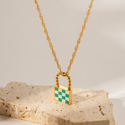 18K Novel Fashion Checker Checker Green and White Design Versatile Pendant Necklace