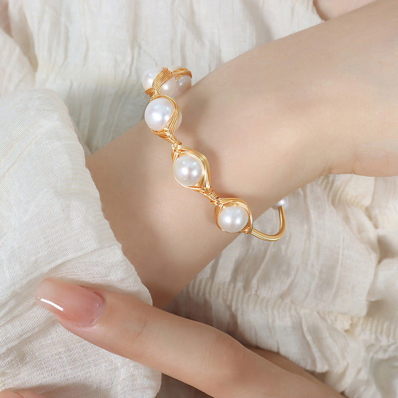 18K gold light luxury and noble inlaid pearl design bracelet