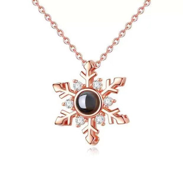 Exquisite and noble snowflake inlaid zircon design projection necklace