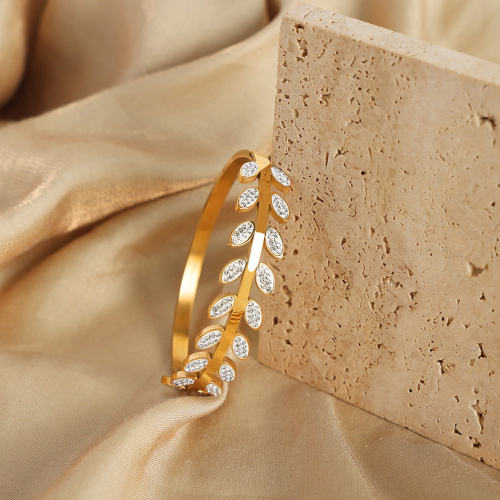 18K gold light luxury fashion leaf-shaped diamond design simple style hand jewelry Bracelet